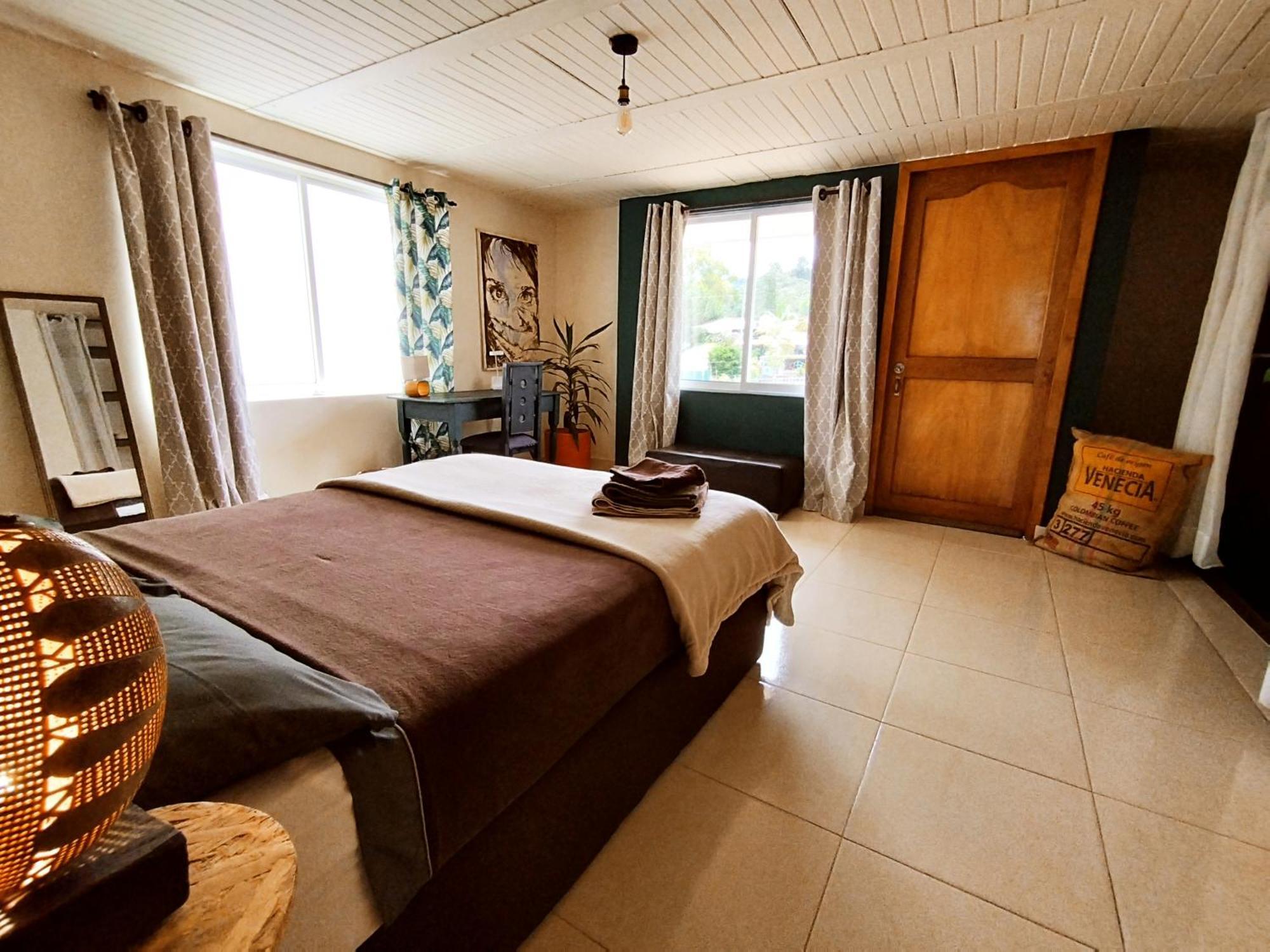 Casa Kayam Art Hostel Coliving Coworking Guatapé Стая снимка